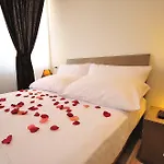 Living 3* Rome