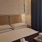 Living 3* Rome