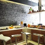 Living 3* Rome