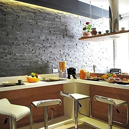 Living Bed and Breakfast 3*