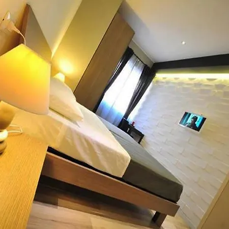 Living 3* Roma