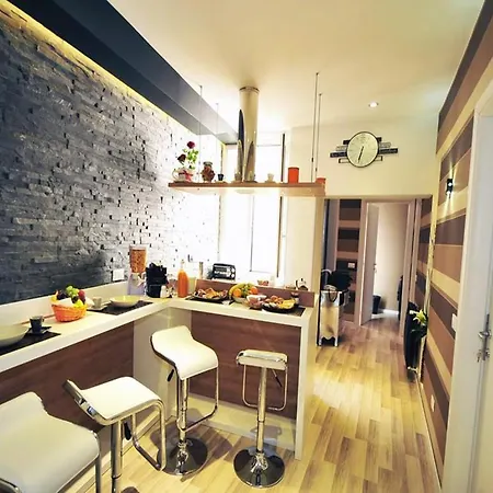 Bed & Breakfast Living 3*